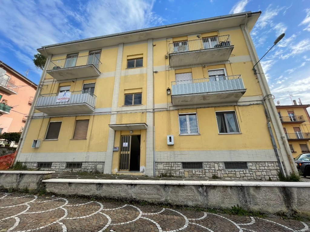 Appartamento in Rione martiri nuovo, Ariano Irpino, 5 locali, 1 bagno