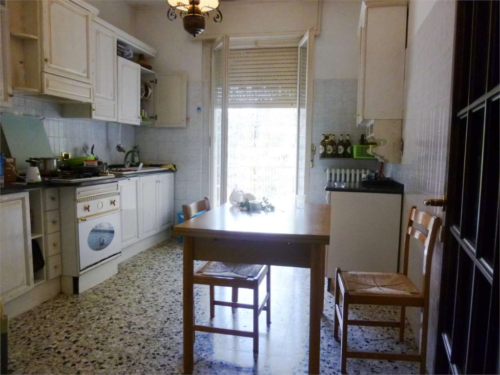 Appartamento in Via Galli, Forlì, 5 locali, 2 bagni, garage, arredato