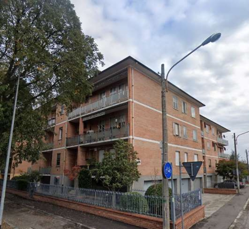 Appartamento in Viale Giambattista Boldrini, Ferrara, 8 locali, 139 m²