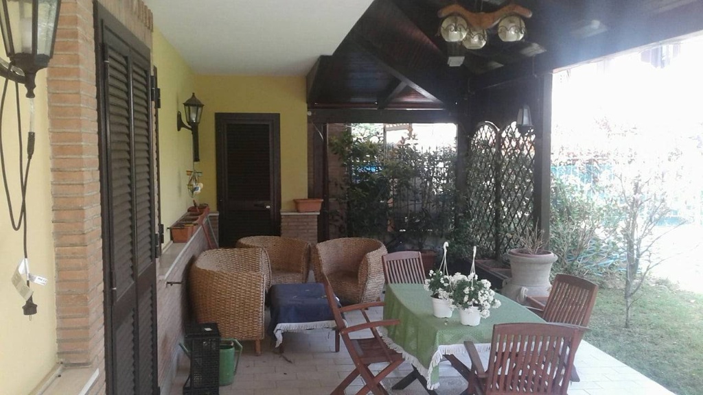 Villa a schiera in C.DA PAGLIARONE 25, Avellino, 6 locali, 3 bagni
