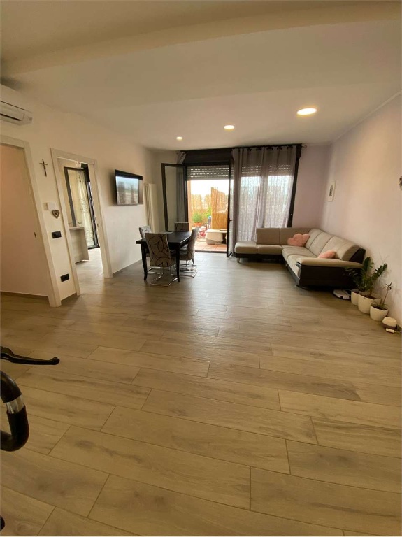 Appartamento in VIA GORGHETTO, Bomporto, 6 locali, 2 bagni, 140 m²
