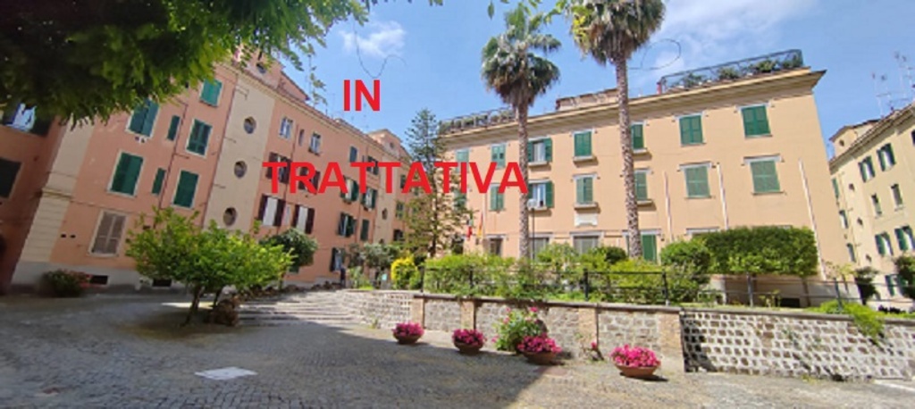 Trilocale in Giordano Bruno, Roma, 3 bagni, giardino in comune, 70 m²