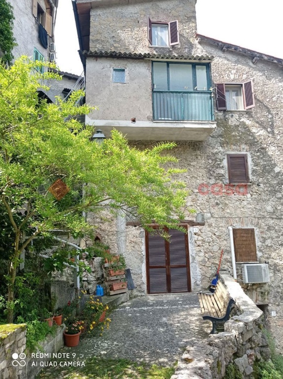 Casa indipendente in Via Montello snc, Roviano, 4 locali, 1 bagno