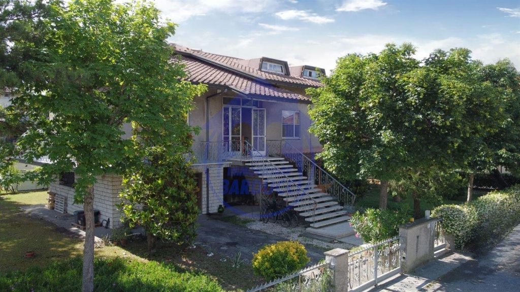 Casa indipendente a Bellaria-Igea Marina, 10 locali, 3 bagni, con box