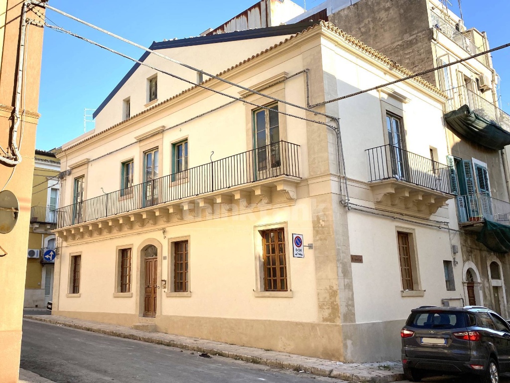 Villa in Via Trieste, Ragusa, 10 locali, 3 bagni, 350 m², multilivello