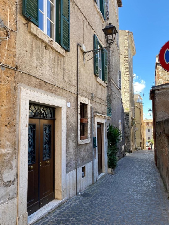 Casa semindipendente in Vicolo dei Marzi, Tivoli, 7 locali, 4 bagni