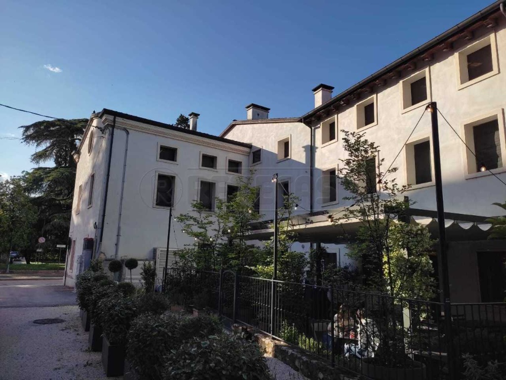 Appartamento a Montebello Vicentino, 5 locali, 1 bagno, 110 m²