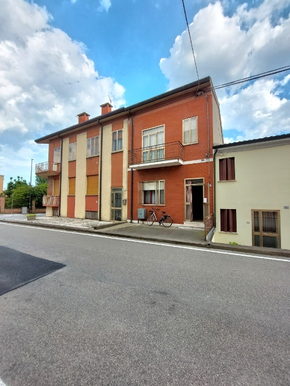 Villa a schiera in Via Umberto I 163, Costa di Rovigo, 5 locali
