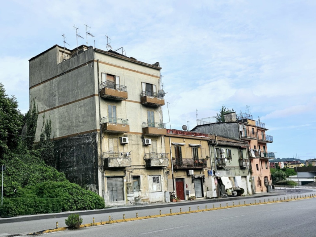 Appartamento in Via dei Greci, Salerno, 2 bagni, con box, 118 m²