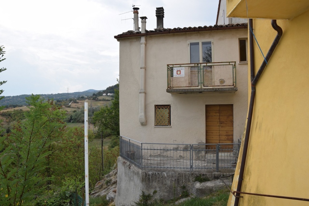 Casa semindipendente in Via degli Archi 10, Talamello, 6 locali