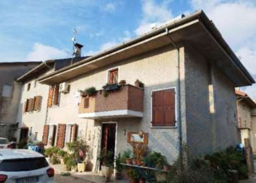 Casa indipendente in Via Nespoledo, Lestizza, 11 locali, 303 m²