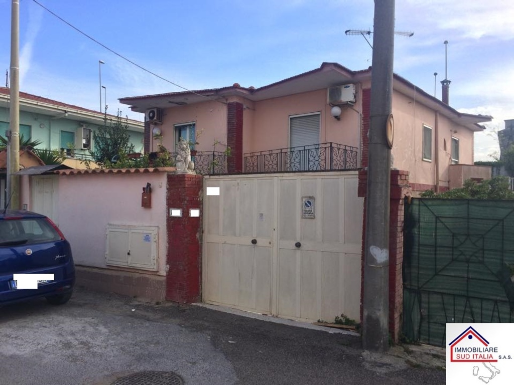 Villa in Villaggio seit, Giugliano in Campania, 6 locali, 2 bagni