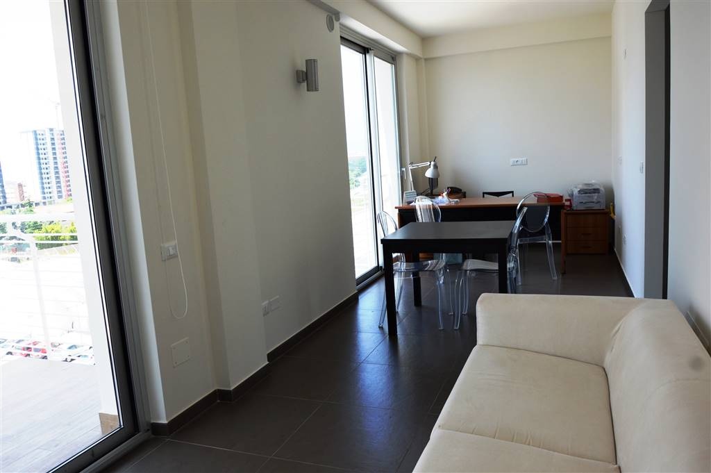 Bilocale a Salerno, 2 bagni, 3 m², 4° piano, ascensore in vendita