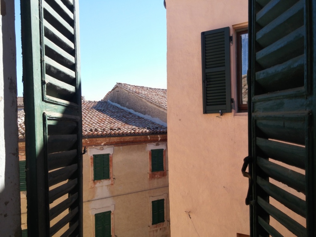 Appartamento in Via Gramsci, Poggio San Marcello, 5 locali, 2 bagni