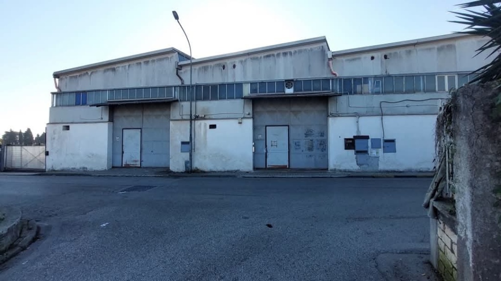 locale commerciale in affitto a Casalnuovo di Napoli