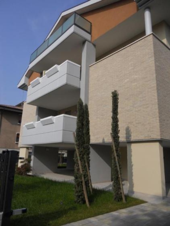 Appartamento a Padova, 5 locali, 2 bagni, posto auto, 105 m², 2° piano