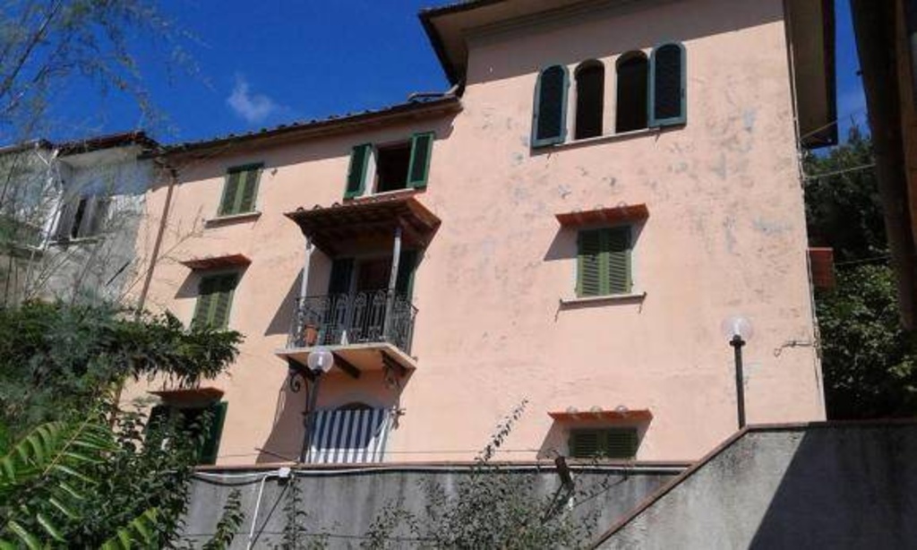 Villa a Pistoia, 10 locali, 2 bagni, giardino privato, 190 m²
