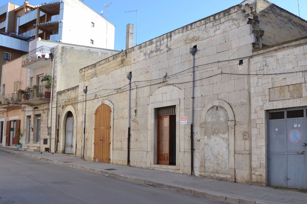 Casa indipendente in Via Piave, Canosa di Puglia, 3 locali, 1 bagno