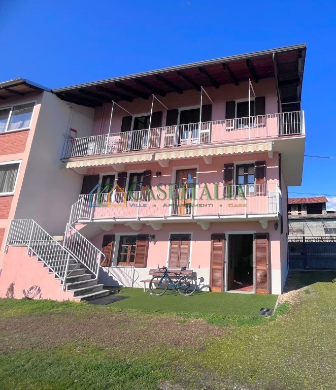 casa semindipendente in vendita a Fiorano Canavese