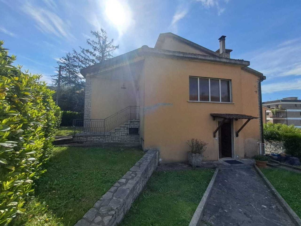 casa indipendente in vendita ad Amelia
