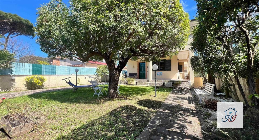 casa indipendente in vendita ad Anzio in zona Anzio Colonia