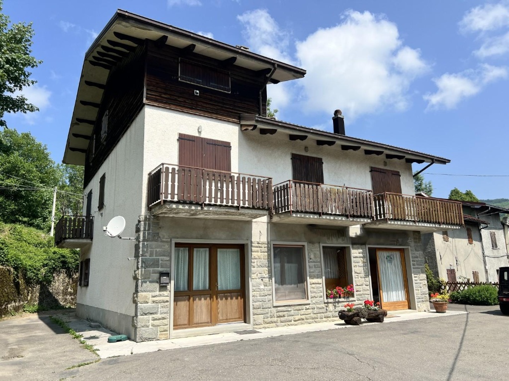appartamento in vendita a Pievepelago in zona Sant'Anna Pelago
