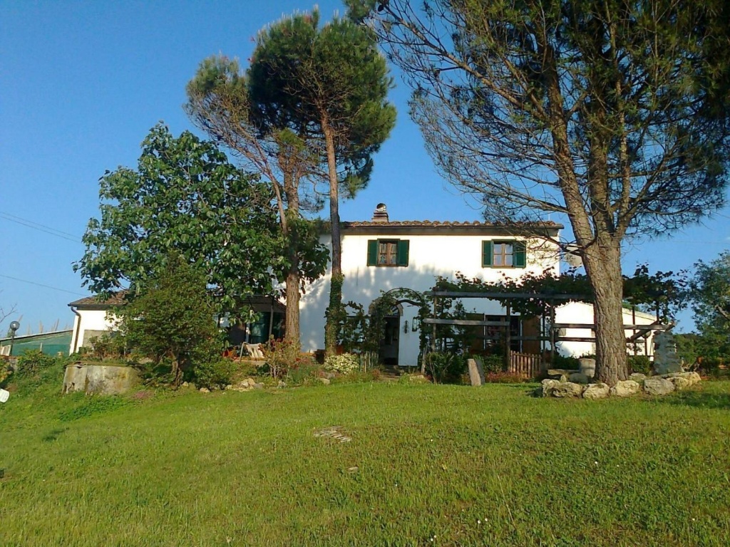 casa indipendente in vendita a Casciana Terme Lari in zona Lari