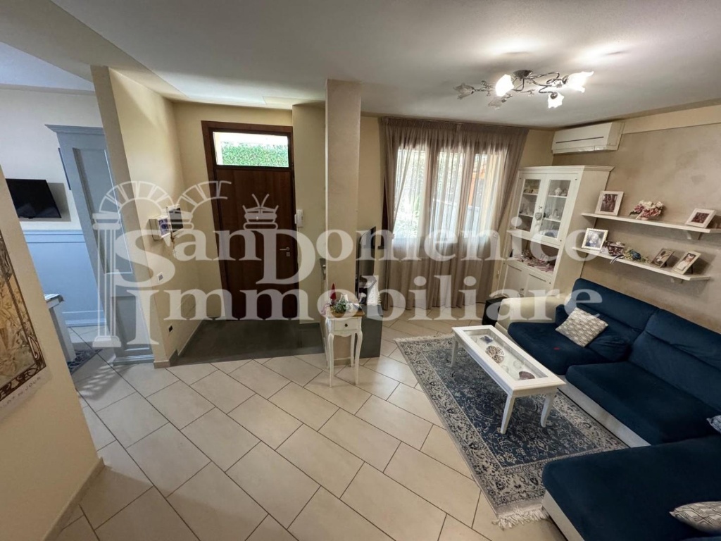 casa indipendente in vendita a Cascina in zona Visignano