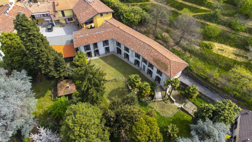 casa indipendente in vendita a Como in zona Camerlata