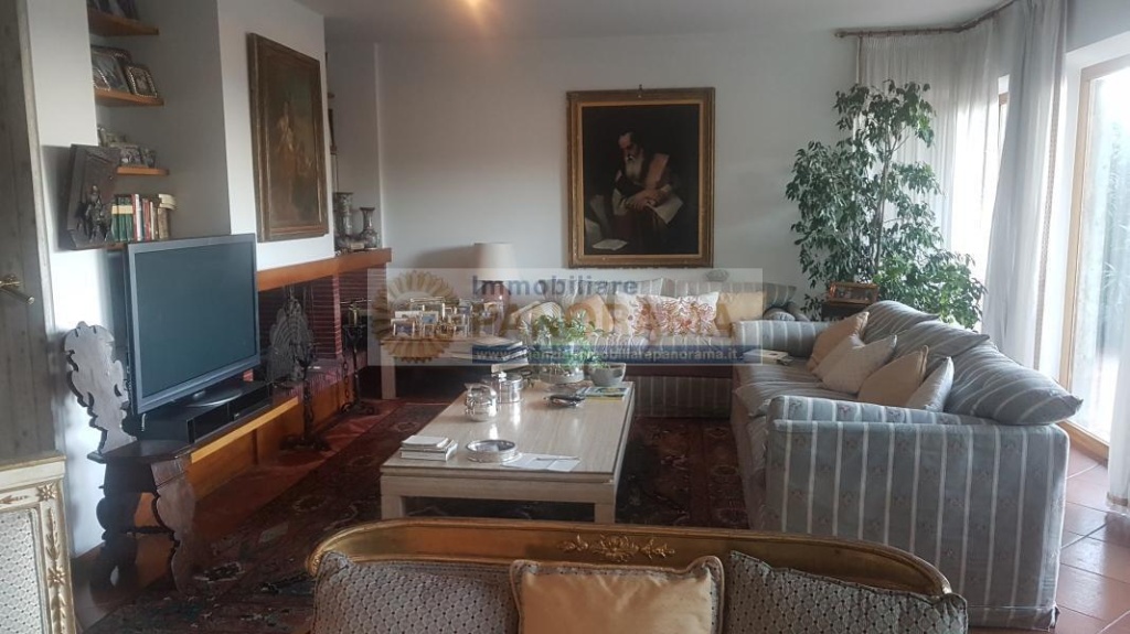 Villa in Via Firenze, Grottammare, 12 locali, 5 bagni, con box, 480 m²