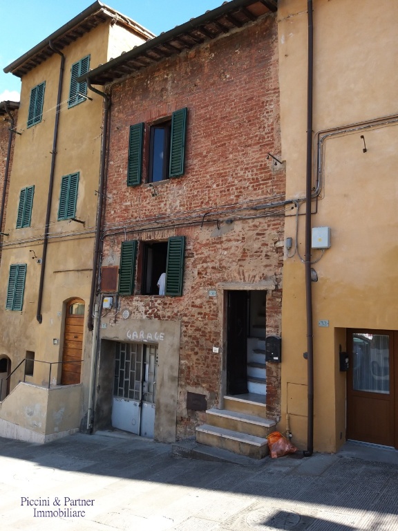 Casa semindipendente a Siena, 5 locali, 2 bagni, arredato, 95 m²