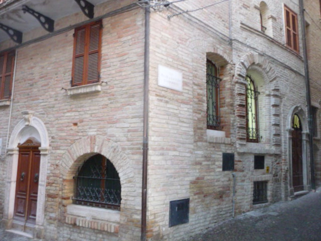 Villa a Monsampolo del Tronto, 10 locali, 3 bagni, 309 m² in vendita
