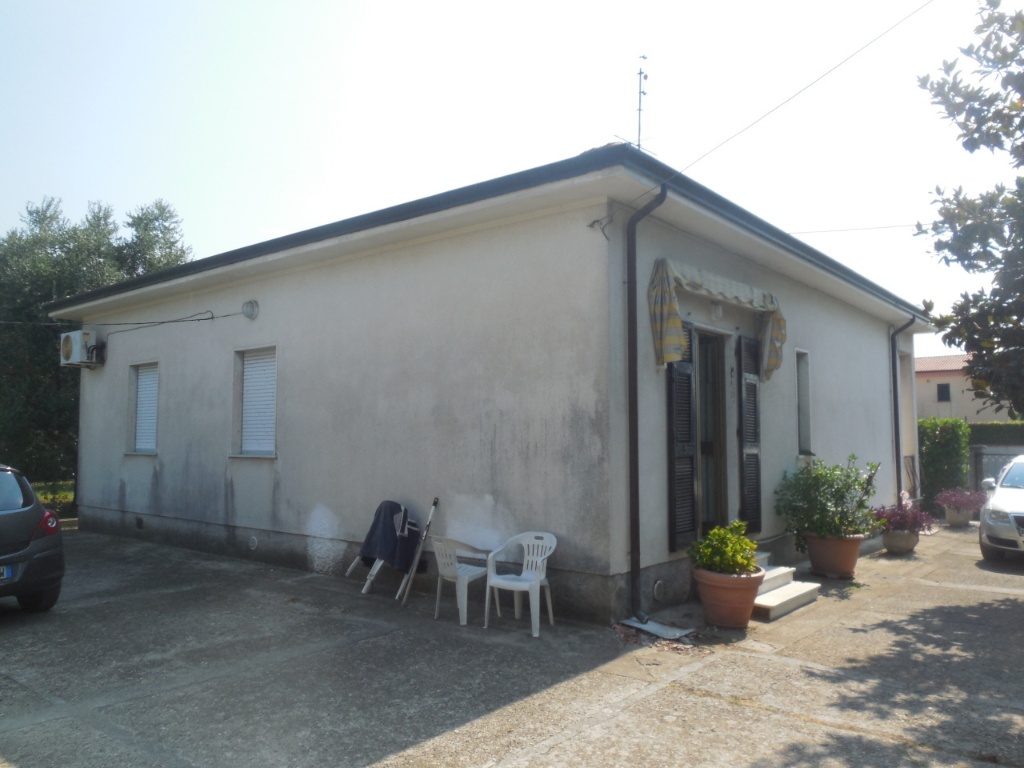 Villa singola a Castelnuovo Magra, 4 locali, 95 m², buono stato