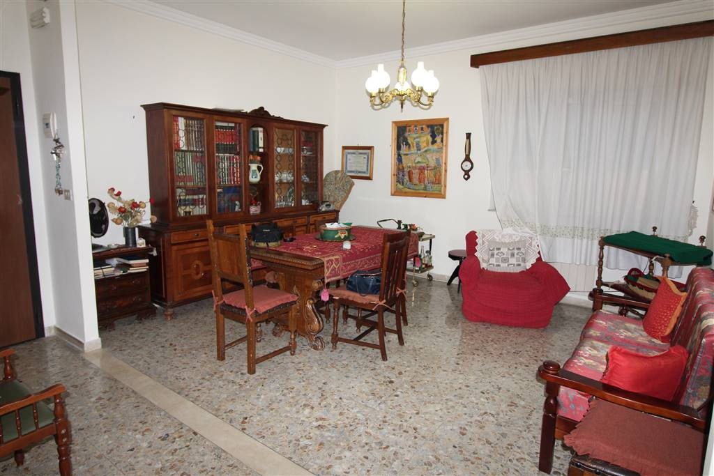 Appartamento in VIA ZENONE, Lentini, 5 locali, 1 bagno, 125 m²