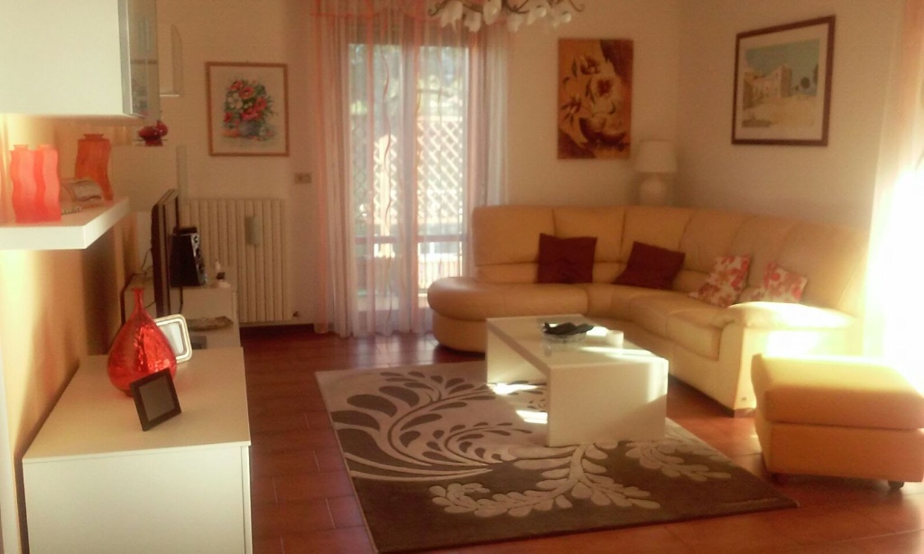 Appartamento in Via Garibaldi, Acquaviva Picena, 5 locali, 2 bagni