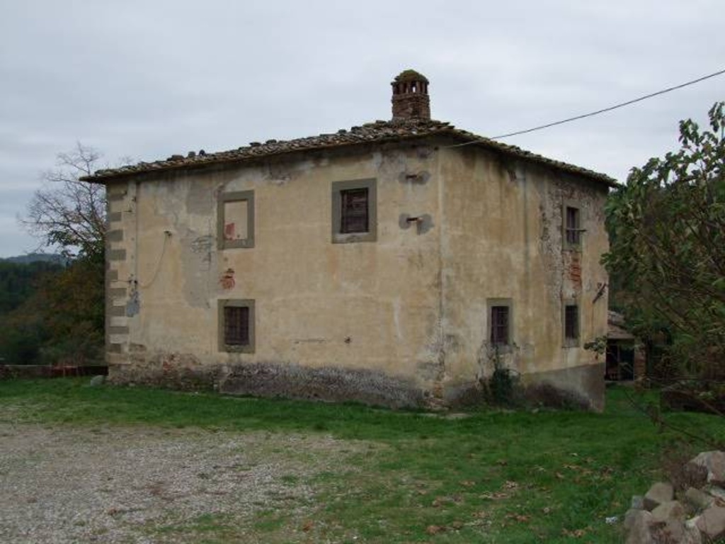 Casa colonica a Vicchio, 10 locali, 2 bagni, 453 m², da ristrutturare