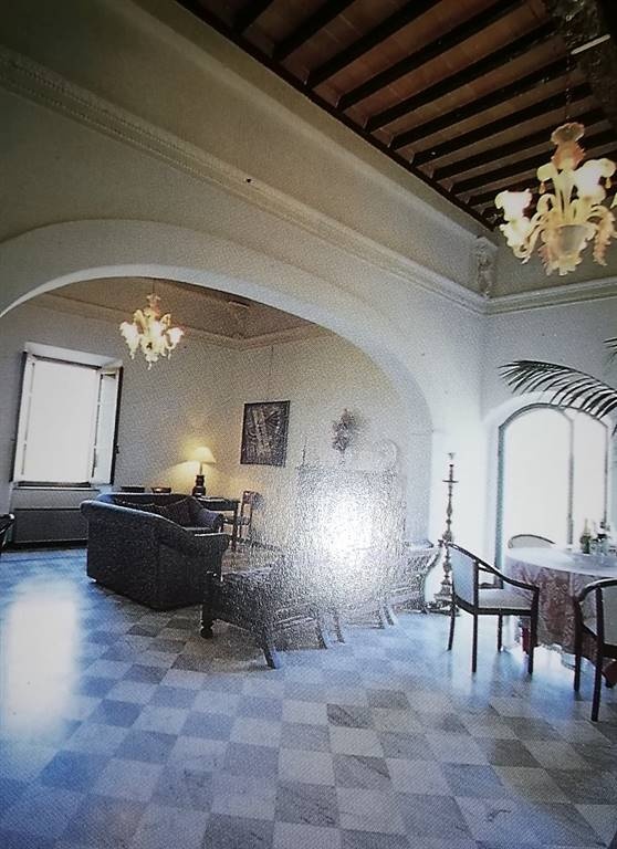 Palazzo a Monteriggioni, 8 locali, 3 bagni, 380 m², ottimo stato
