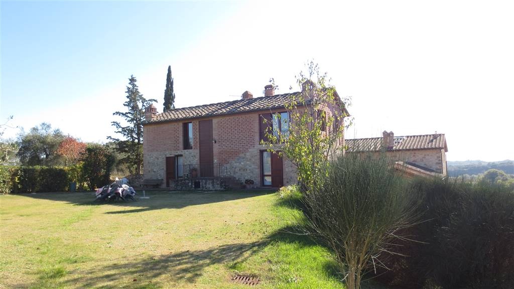 Casa colonica a Castelnuovo Berardenga, 16 locali, 5 bagni, 360 m²