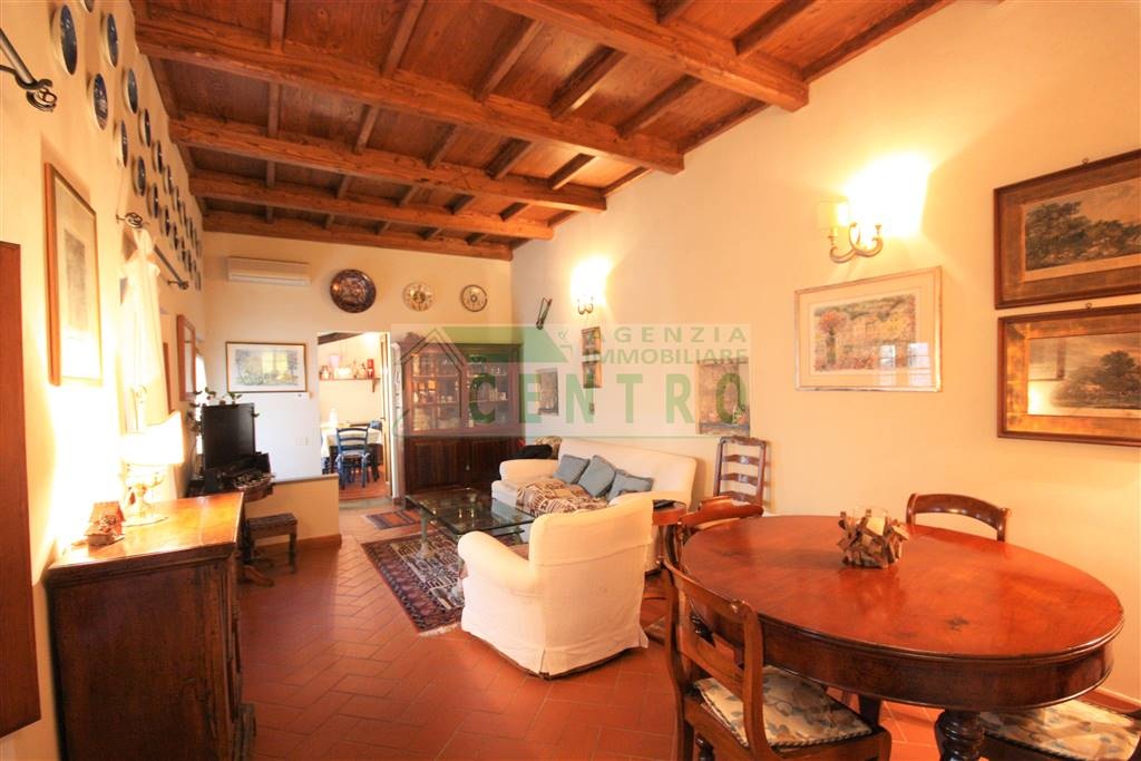 Casa semindipendente a Monteriggioni, 6 locali, 1 bagno, posto auto