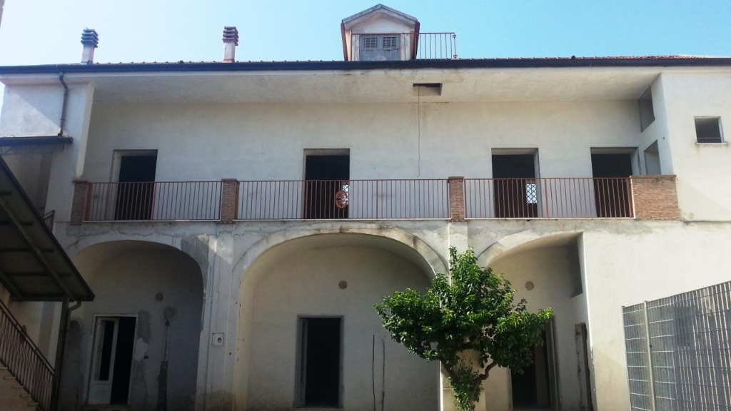 Palazzo in Via di puglia, Santa Maria Capua Vetere, 3 locali, 2 bagni