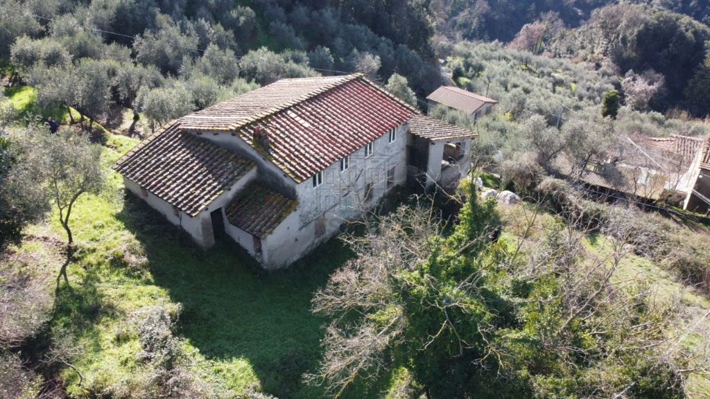casa indipendente in vendita a Lucca in zona Centro Città