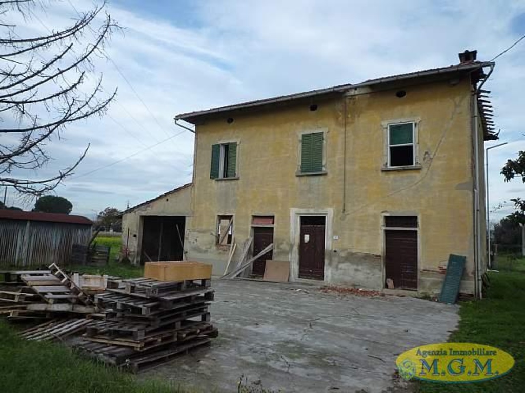 Casale a Castelfranco di Sotto, 10 locali, 300 m², classe energetica G