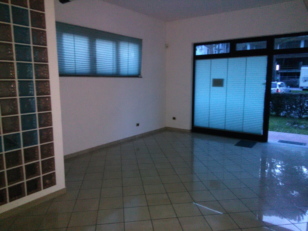 locale commerciale in vendita ad Empoli