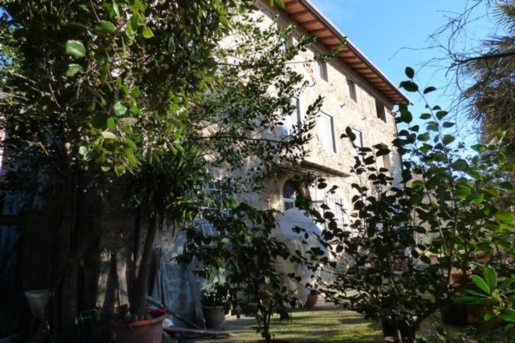 casa semindipendente in vendita a Camaiore in zona Orbicciano