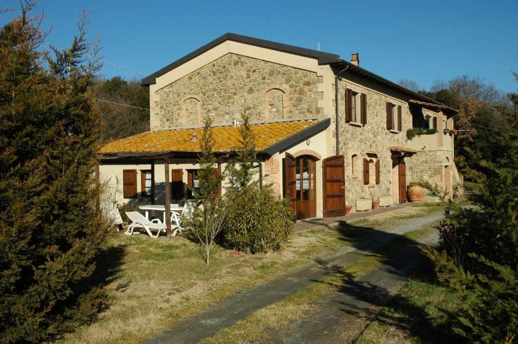 Casale a Montecatini Val di Cecina, 500 m² in vendita