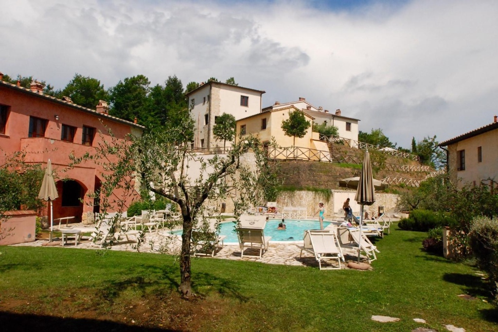 Casale a Gambassi Terme, 2 locali, 1 bagno, giardino privato, 60 m²