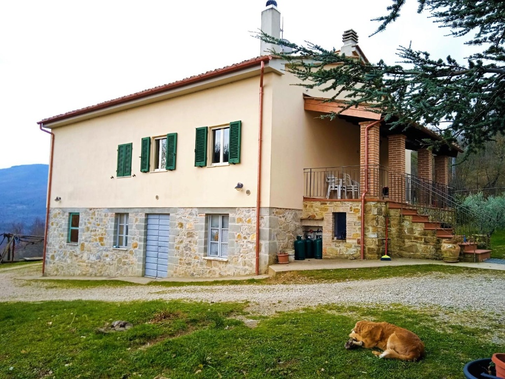 Casale a Castelnuovo di Val di Cecina, 13 locali, 1 bagno, 400 m²