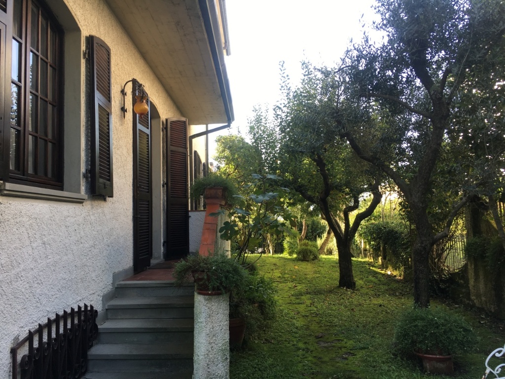 Villa a schiera a Sarzana, 10 locali, 2 bagni, 253 m², piano rialzato