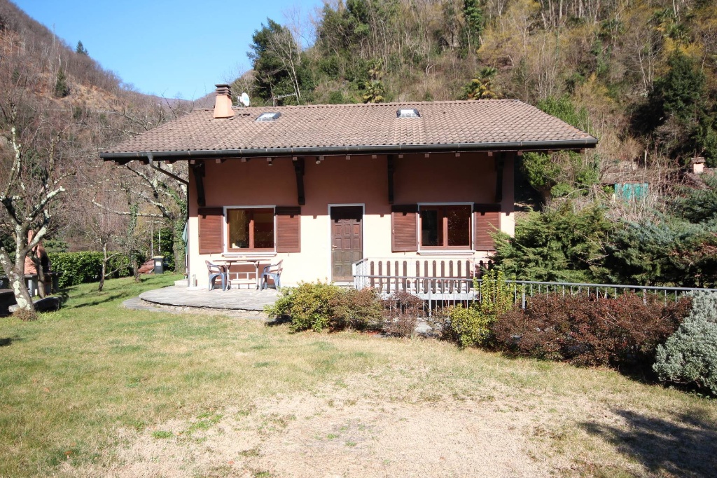 Casa indipendente in Via Sant'ANna, Cannobio, 4 locali, 2 bagni