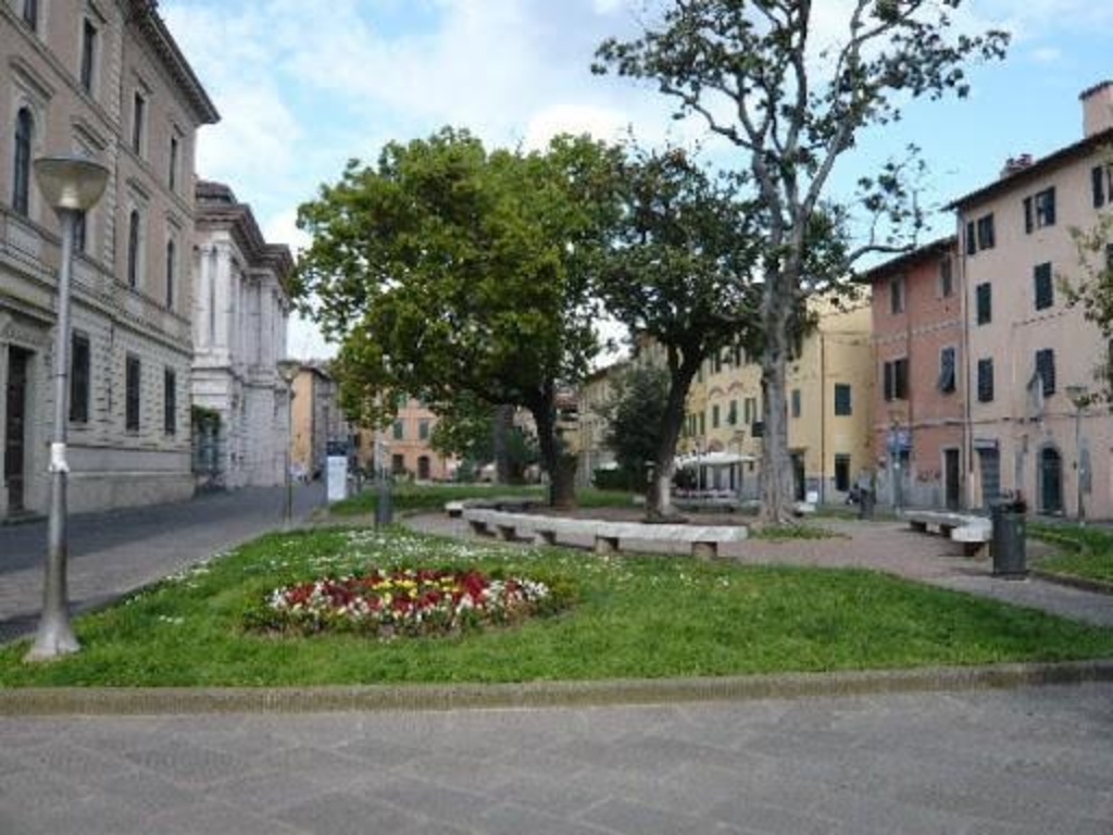 Appartamento a Pisa, 6 locali, 2 bagni, 170 m², 2° piano, buono stato